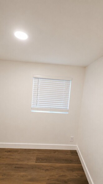 Building Photo - 11151 Duncan Ave