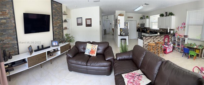 Building Photo - 803 SW 118th Ave