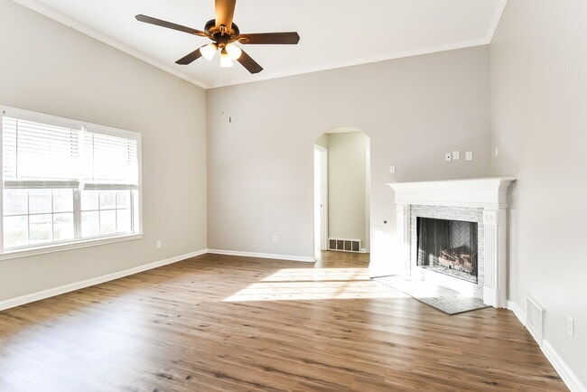 Building Photo - 184 Pebble Creek Cove E