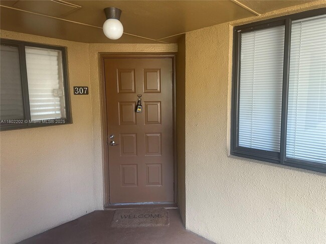 Building Photo - 15489 N Miami Lakeway