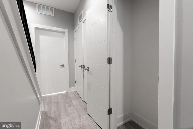 Building Photo - 2055 Tasker St