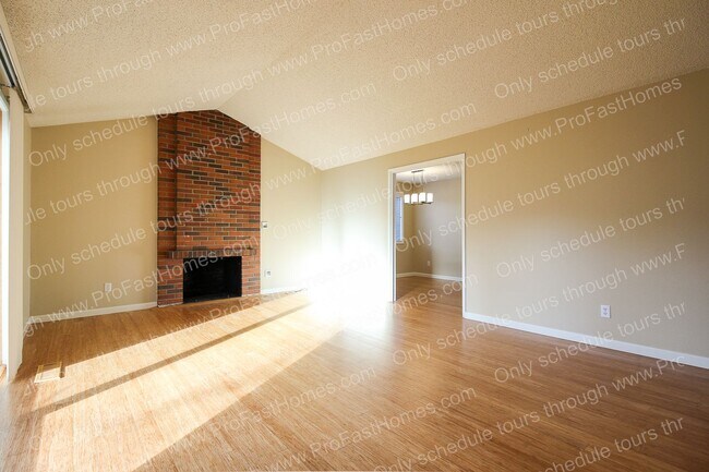 Building Photo - 14210 SW Rochester Dr