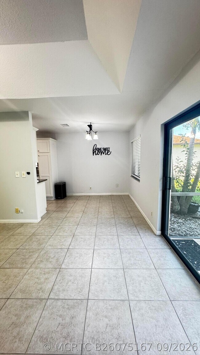 Building Photo - 20970 Concord Green Dr W
