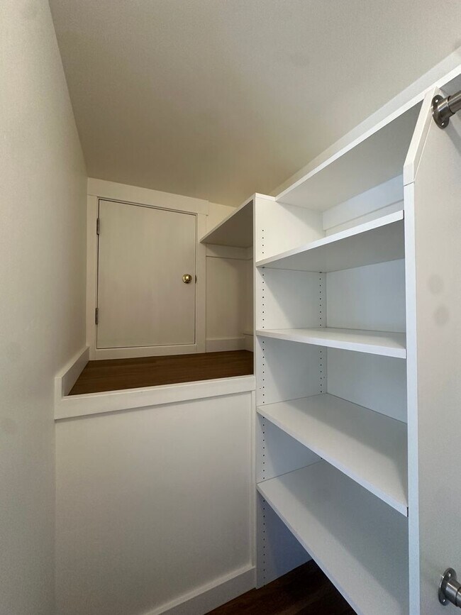 Building Photo - 928 NW Portland Ave