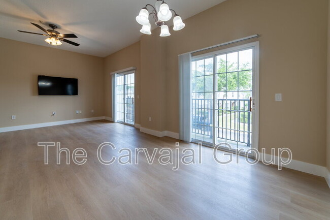 Building Photo - 6646 S Goldenrod Rd