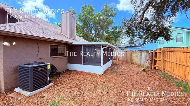 Building Photo - 3640 S St Lucie Dr