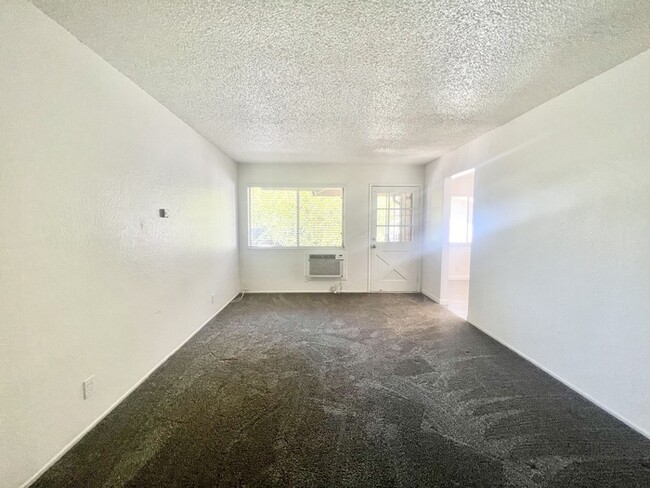 Building Photo - Gorgeous 2-bedroom 1-bathroom in Rocklin!