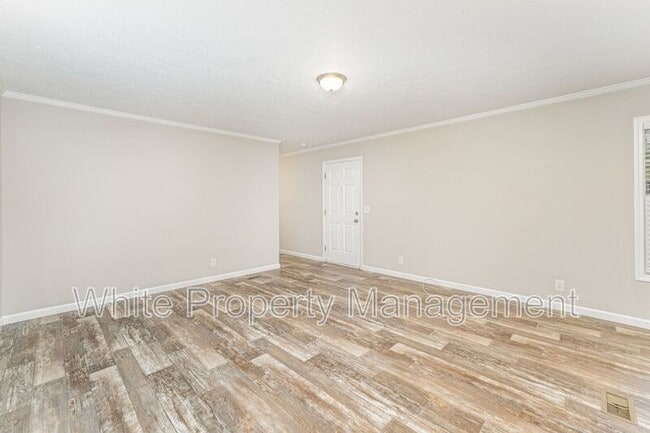 Building Photo - 1335 Oak Breeze Dr