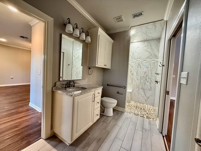 Building Photo - 3815 Holly Ridge Dr