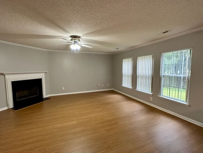 Building Photo - 5091 Ballantine Dr