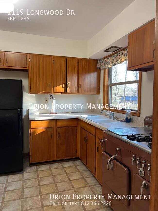 Building Photo - 1119 S Longwood Dr