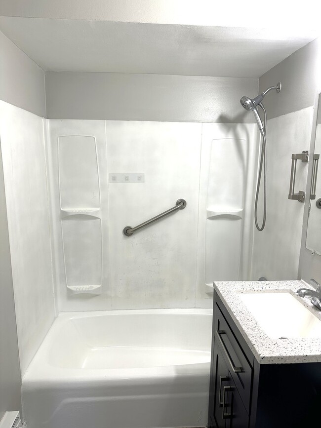 Building Photo - 9709 W Lorraine Dr