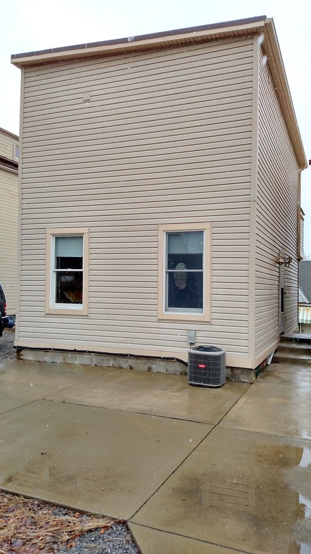 Building Photo - Beautifully Remodeled 2 Bed/ 2Bath House W/Rooftop Deck - Off Street Parking - Central AC - Hardw...