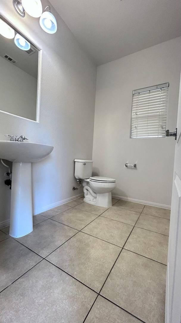 Building Photo - Freshly Painted 3 Bedrooms Home in Gated M...