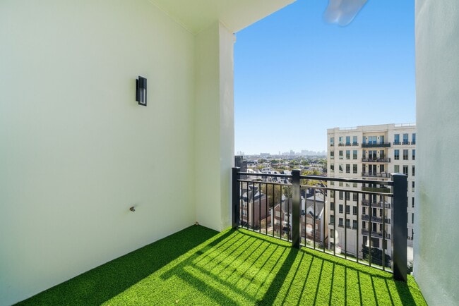 Building Photo - 2323 San Felipe St