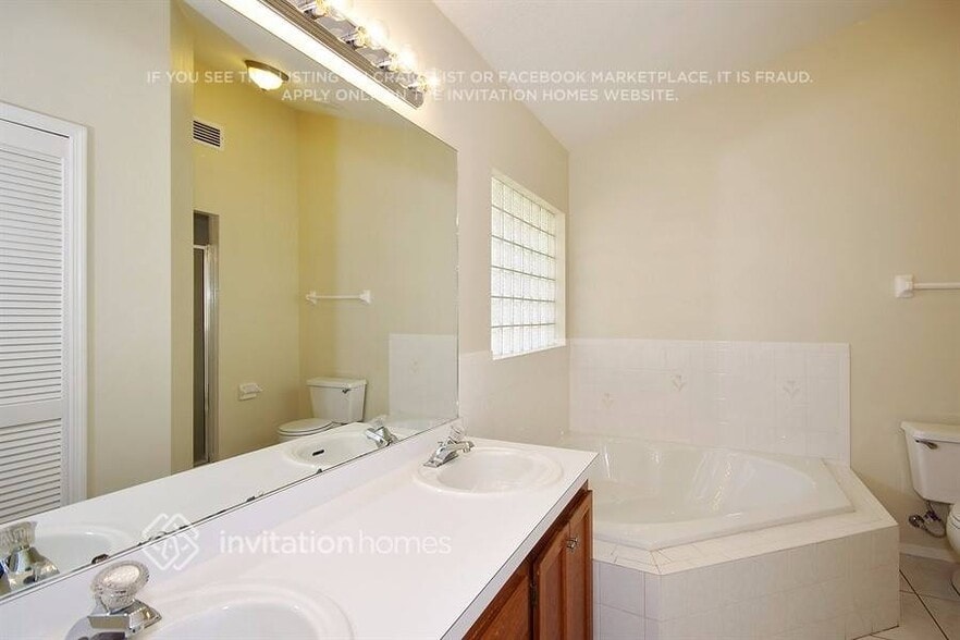 Building Photo - 914 River Cove Ave