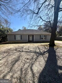 Building Photo - 806 E Church St