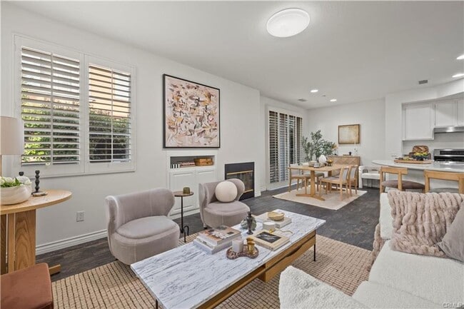 Building Photo - RECENTLY RENOVATED 3 BED, 3 BATH CONDO! $4,000 (OAK CREEK-IRVINE)