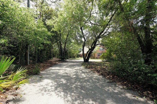 Building Photo - Charming Home in Poquito Bayou – A Nature ...