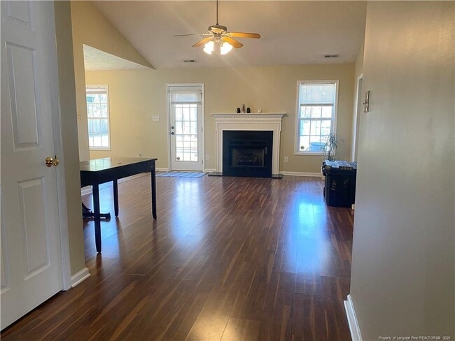 Building Photo - 675 Americana Dr