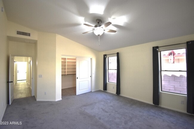 Building Photo - 10230 W Country Club Trail