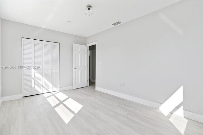 Building Photo - 925 NW 84th St