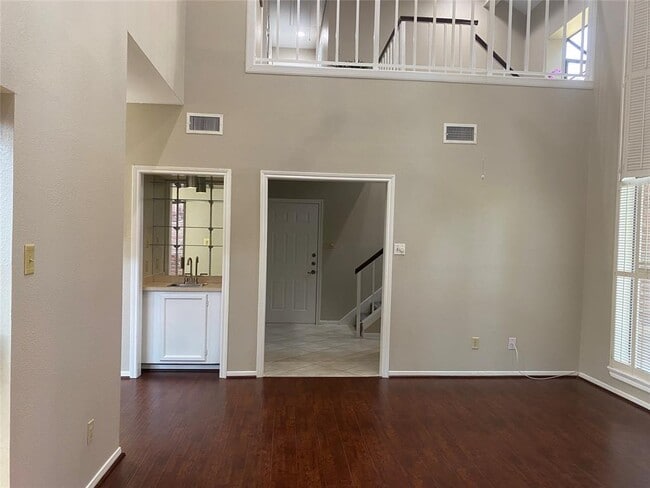 Building Photo - 7447 Cambridge St