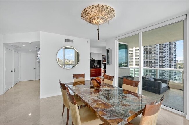 Building Photo - 101 S Fort Lauderdale Beach Blvd