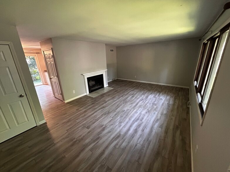 Building Photo - 3717 Sunbrook Rd