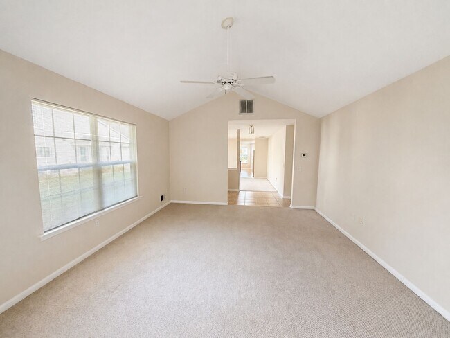 Building Photo - 3579 Vicari Ave