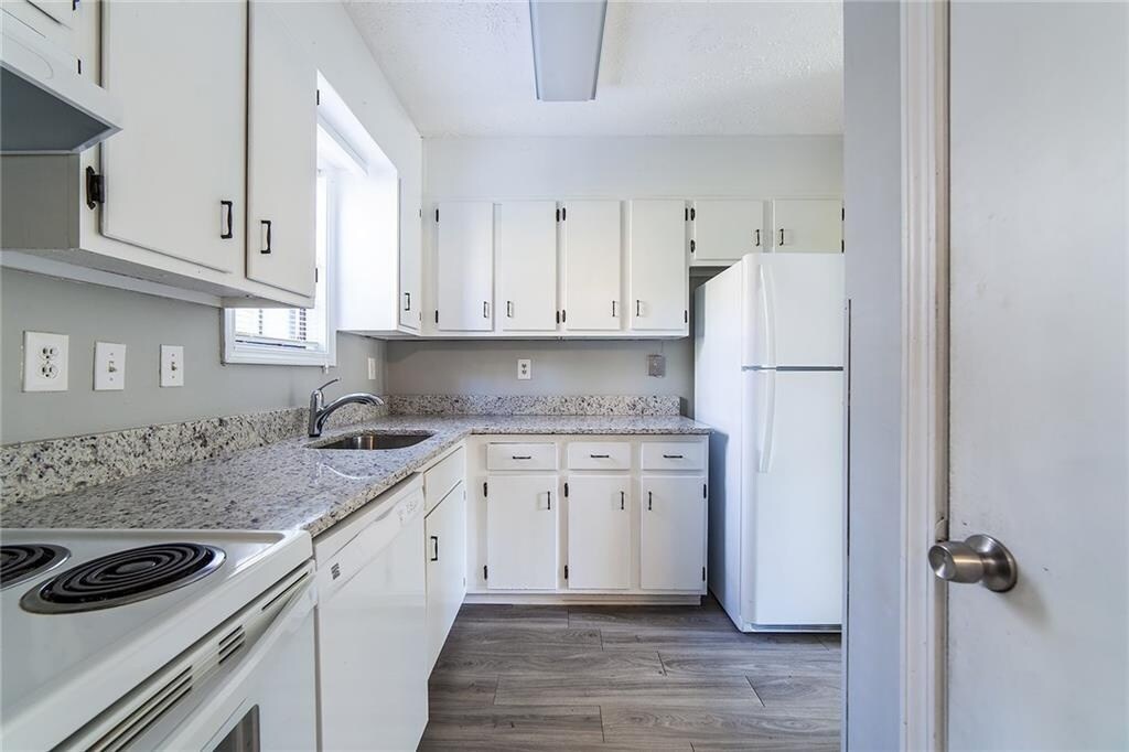 Newly renovated kitchen - 732 S Candler St