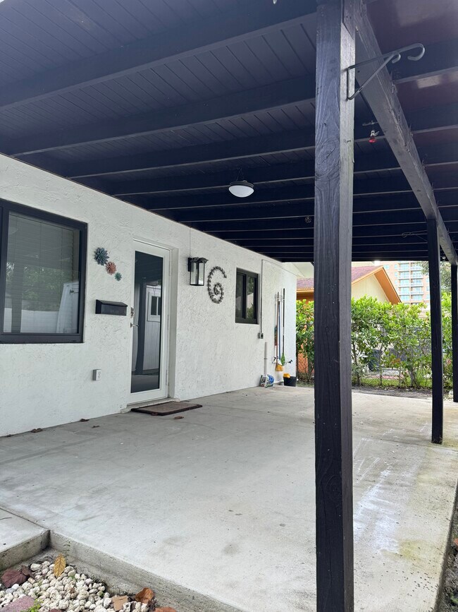 Primary Photo - 3607 SW 27th St