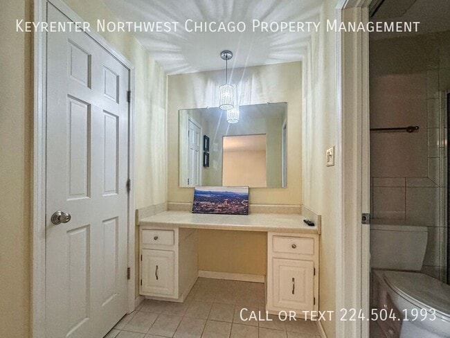 Building Photo - 1028 Tiverton Ct