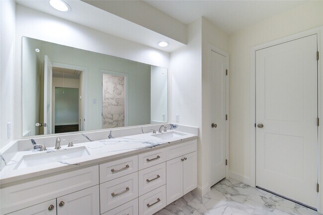 Building Photo - 11511 Brook Meadows Ln