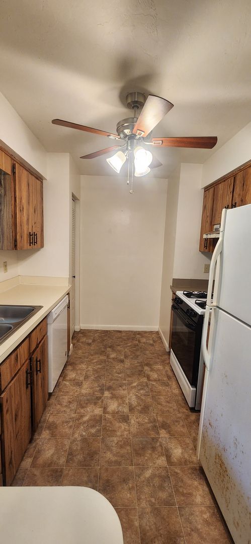 Building Photo - 2/2 Home in SpringTree