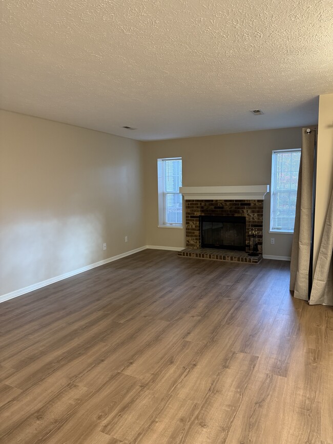 Building Photo - 1390 Cedarwood Dr