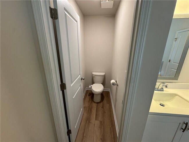 Building Photo - 1129 Georgian Point Dr