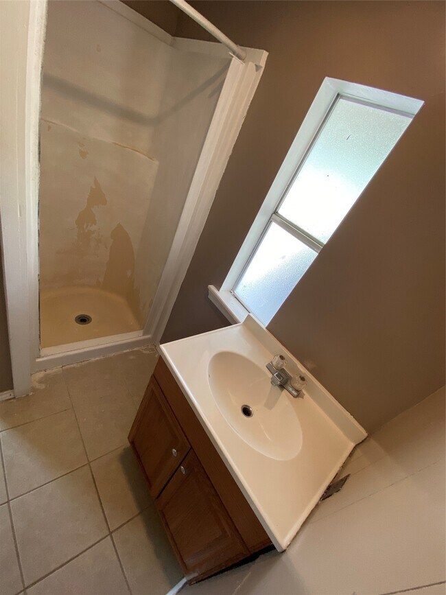 Building Photo - 205 Rd 3401