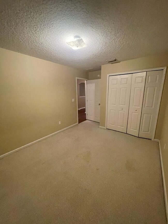 Building Photo - MOVE IN SPECIAL!!!   2 BEDROOM 2 BATHS JAC...