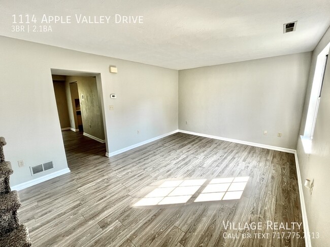 Building Photo - Extremely spacious 3-bed townhome in Dalla...