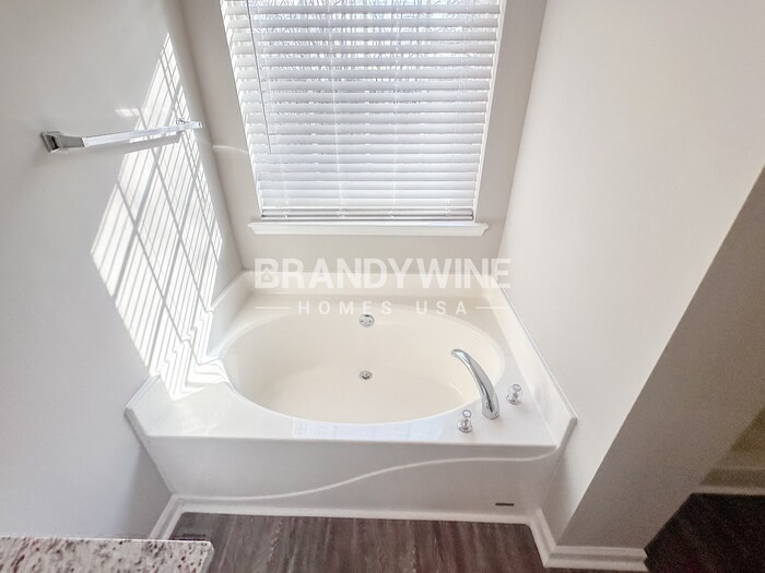 Building Photo - 581 Twin Oaks Ln