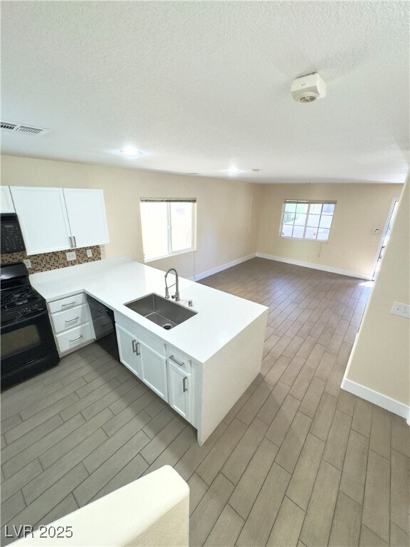 Building Photo - 9140 Gabardine Ave