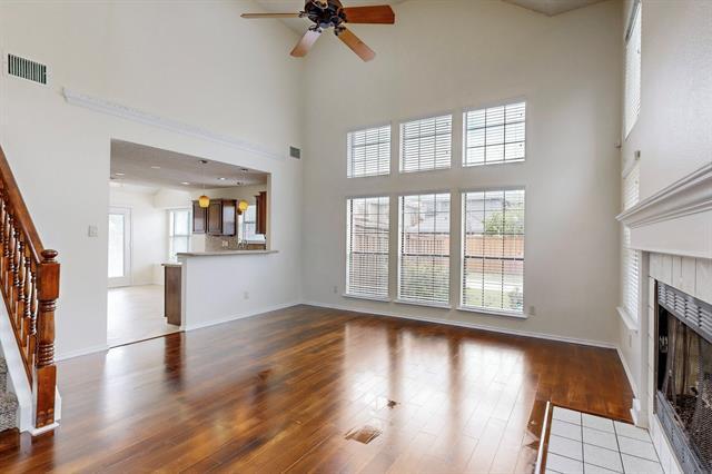 Building Photo - 719 Woodlake Dr