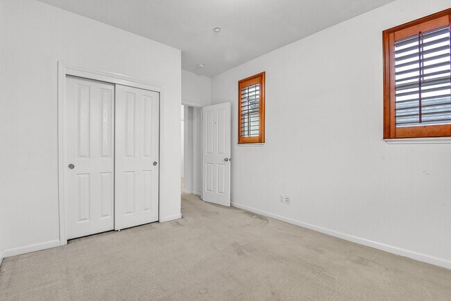 Building Photo - Magnificent home in San Bruno