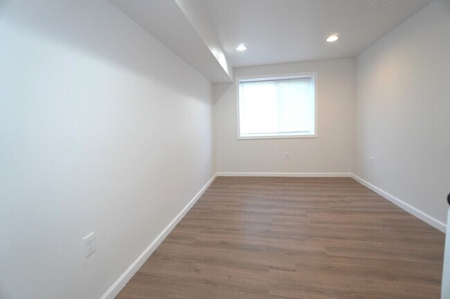 Building Photo - 5801 Juniper Ave