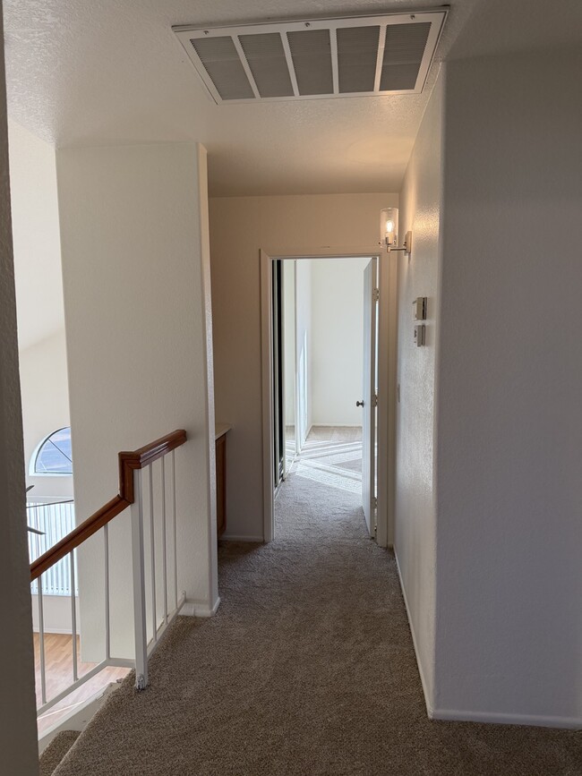 Building Photo - 949 E Gila Ln