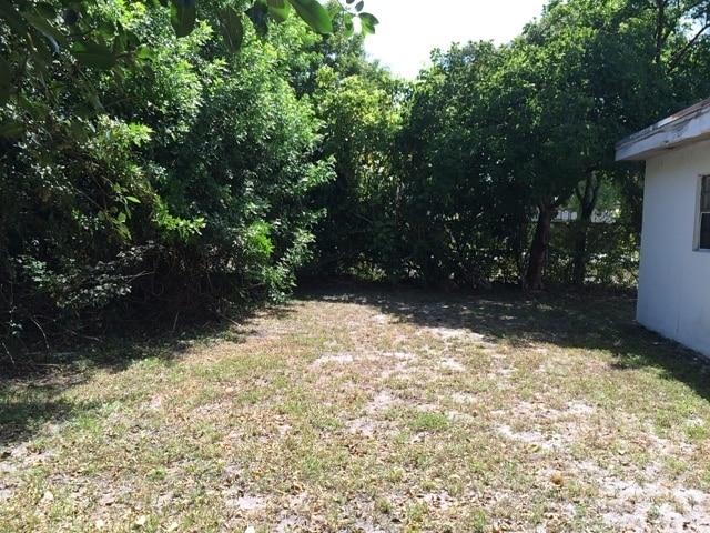 Building Photo - Large 6-2 house with new central air