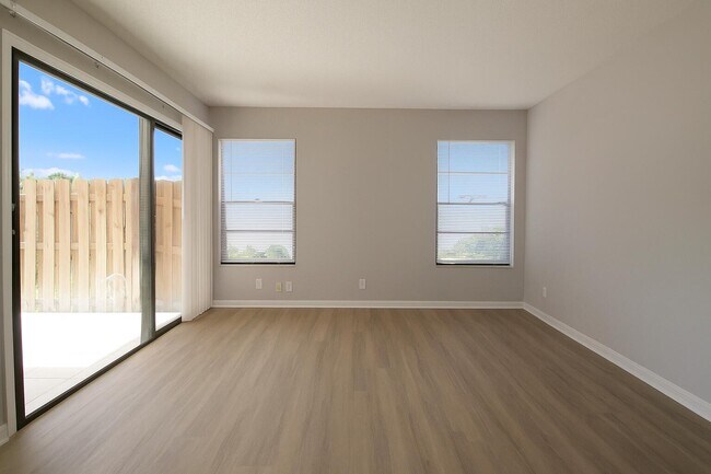 Building Photo - 9204 Roan Ln