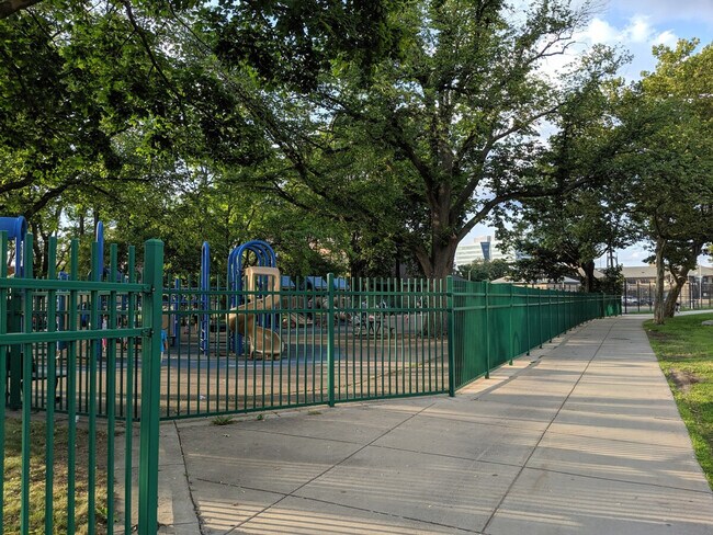 Building Photo - 5 Emerson Pl