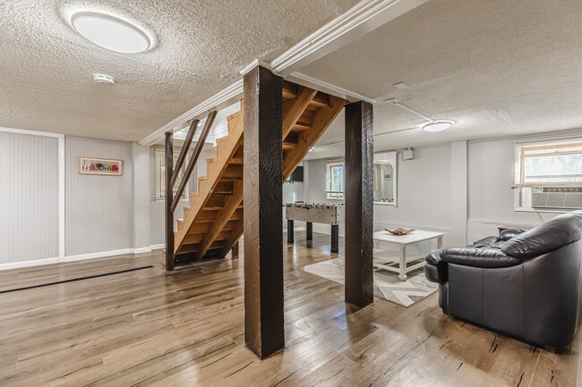 Building Photo - 1680 Hemingway Dr SW